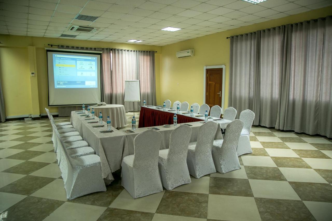 Kebbys Hotel Dar es Salaam Exteriér fotografie