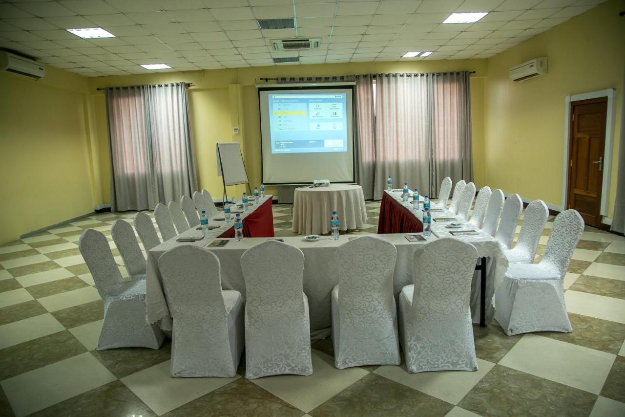 Kebbys Hotel Dar es Salaam Exteriér fotografie